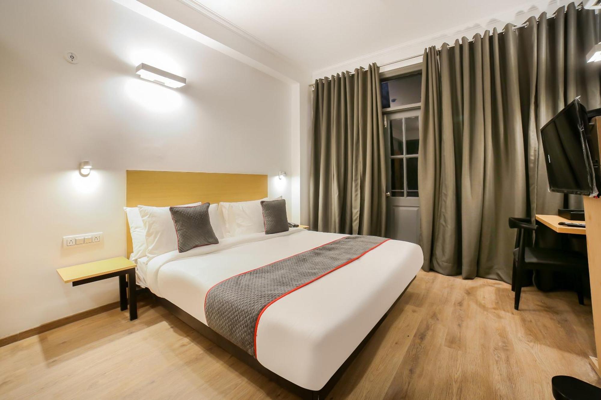 Townhouse 330 Dlf Phase-2 Near Leisure Valley Park Gurgaon Extérieur photo