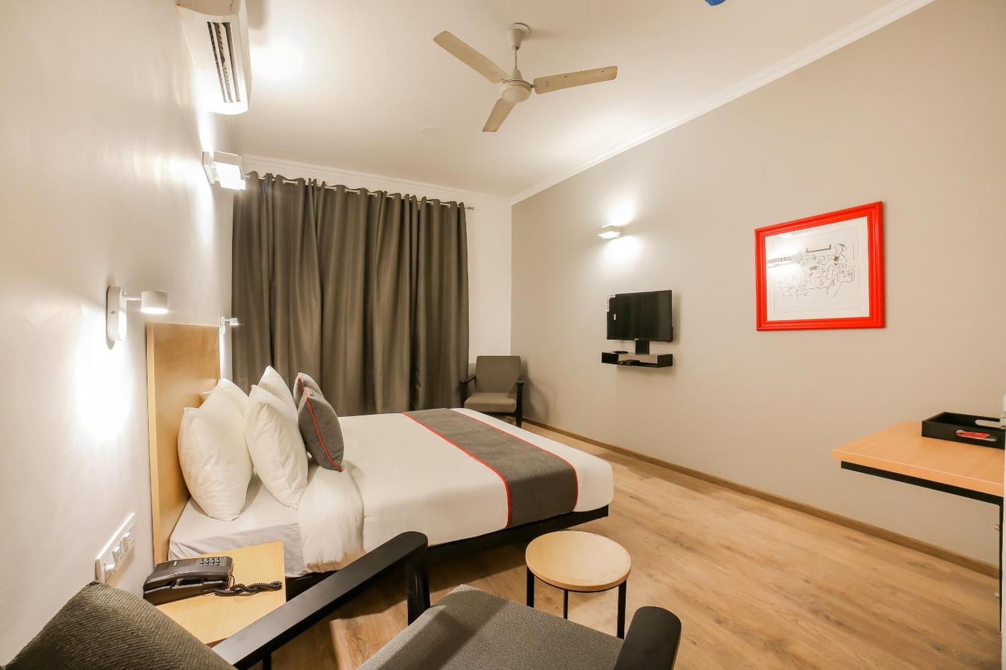 Townhouse 330 Dlf Phase-2 Near Leisure Valley Park Gurgaon Extérieur photo